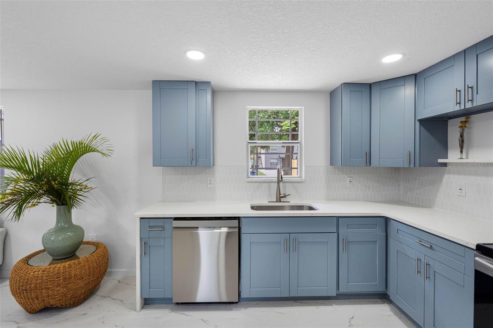 1208 E CHILKOOT AVE, TAMPA, FL, 33612