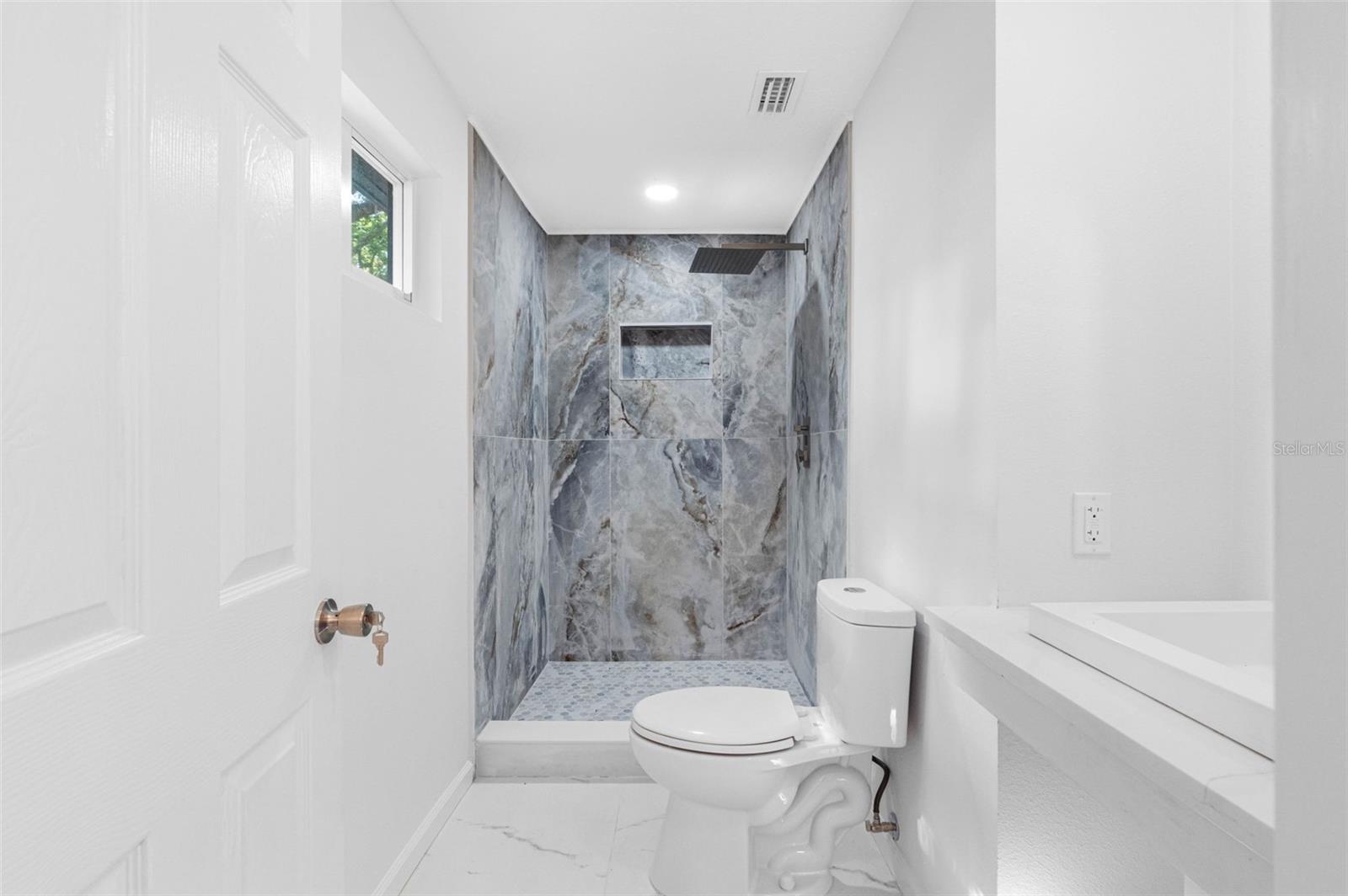 1208 E CHILKOOT AVE, TAMPA, FL, 33612