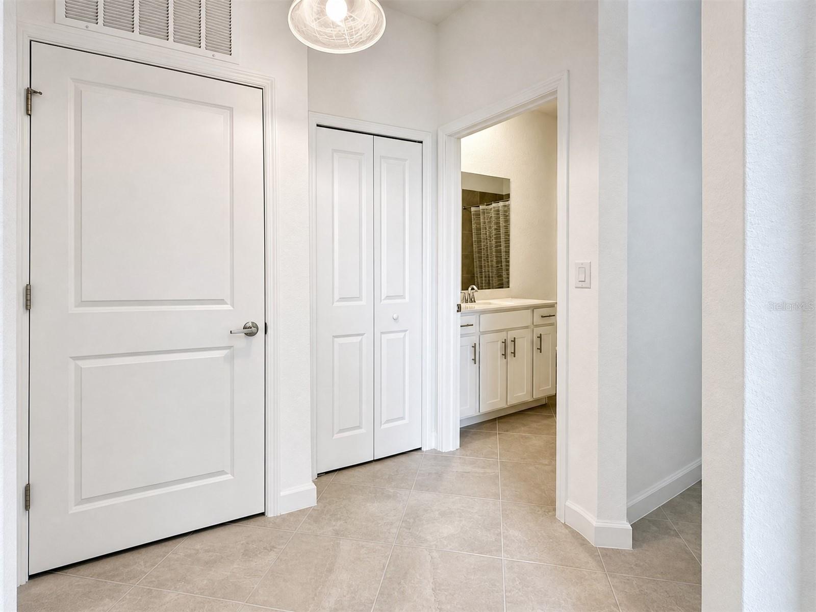 8125 SHORE LAKE DR, ENGLEWOOD, FL, 34224
