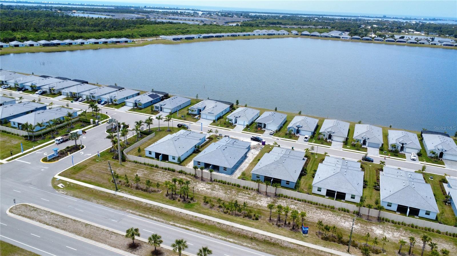 8125 SHORE LAKE DR, ENGLEWOOD, FL, 34224