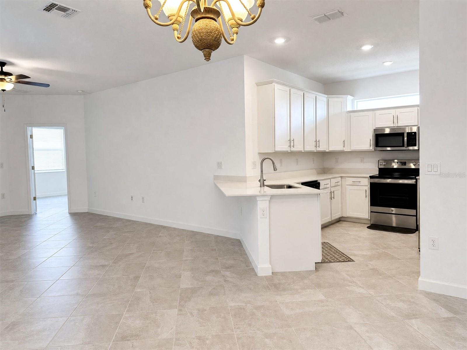 8125 SHORE LAKE DR, ENGLEWOOD, FL, 34224