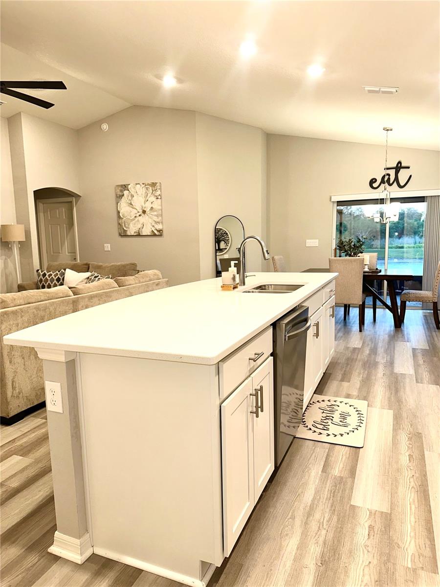 2000 GOLDEN BEAK DR, EAGLE LAKE, FL, 33839