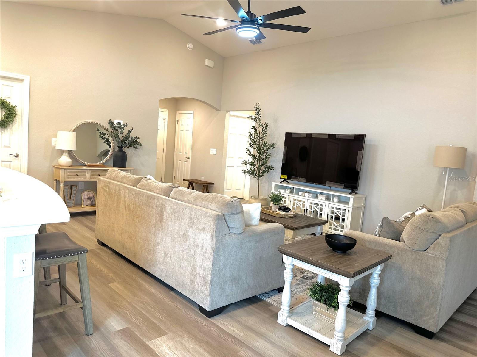 2000 GOLDEN BEAK DR, EAGLE LAKE, FL, 33839