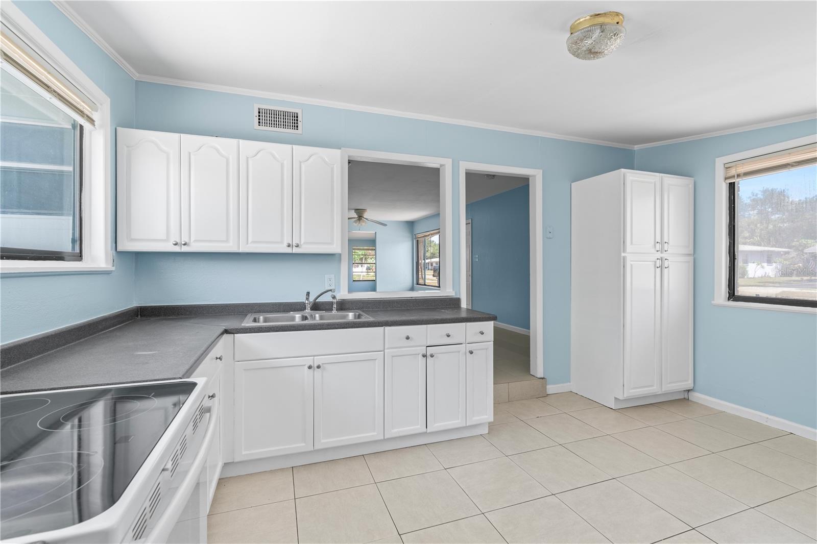 3711 W LEILA AVE, TAMPA, FL, 33611