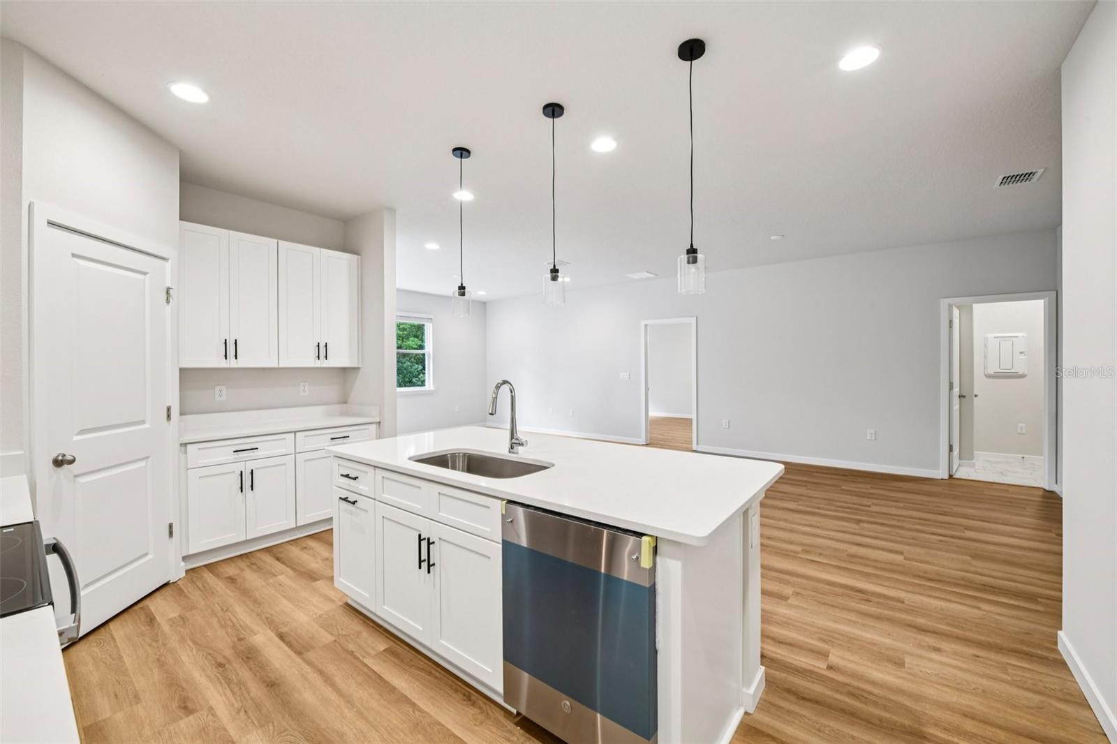 536 E BERESFORD AVE, DELAND, FL, 32724