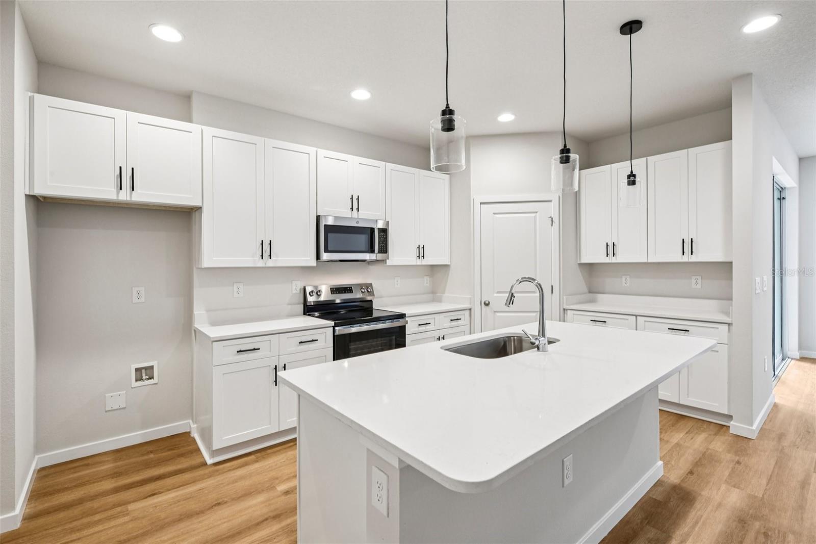 536 E BERESFORD AVE, DELAND, FL, 32724