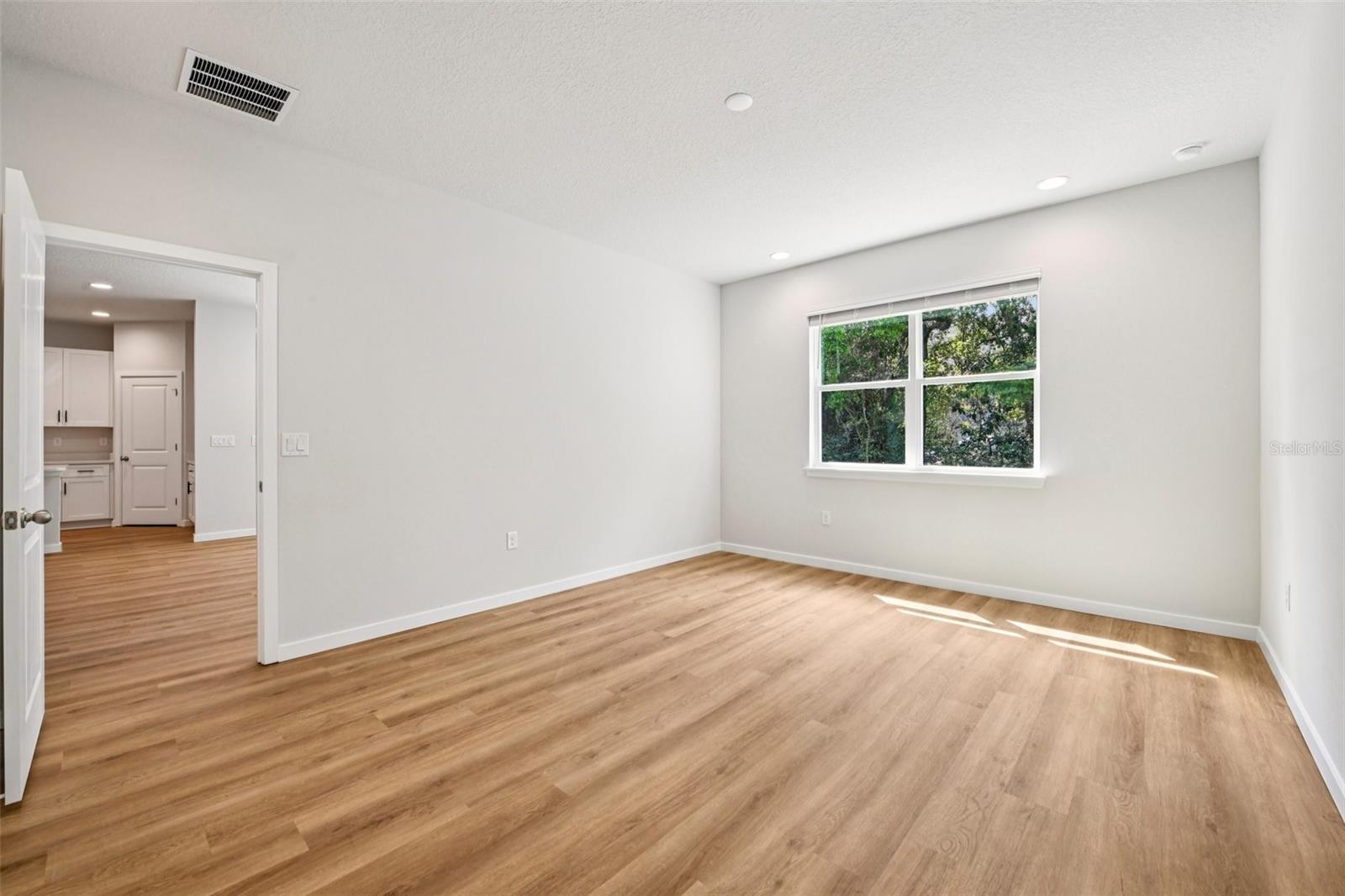 536 E BERESFORD AVE, DELAND, FL, 32724