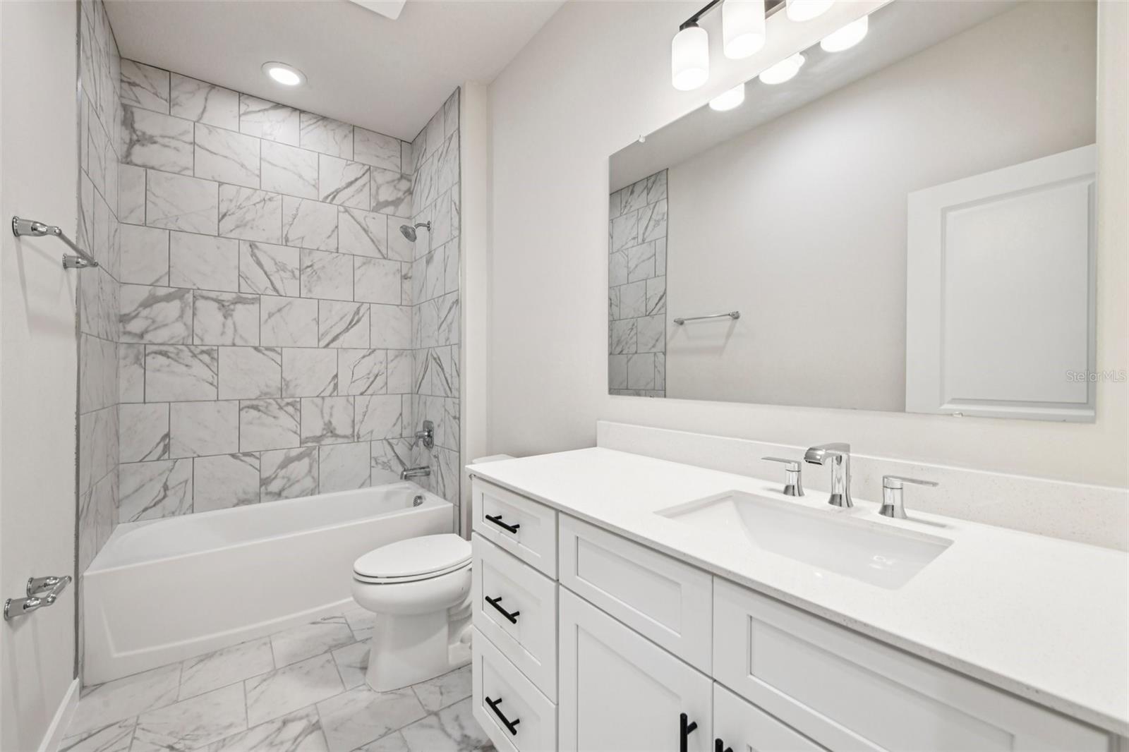 536 E BERESFORD AVE, DELAND, FL, 32724