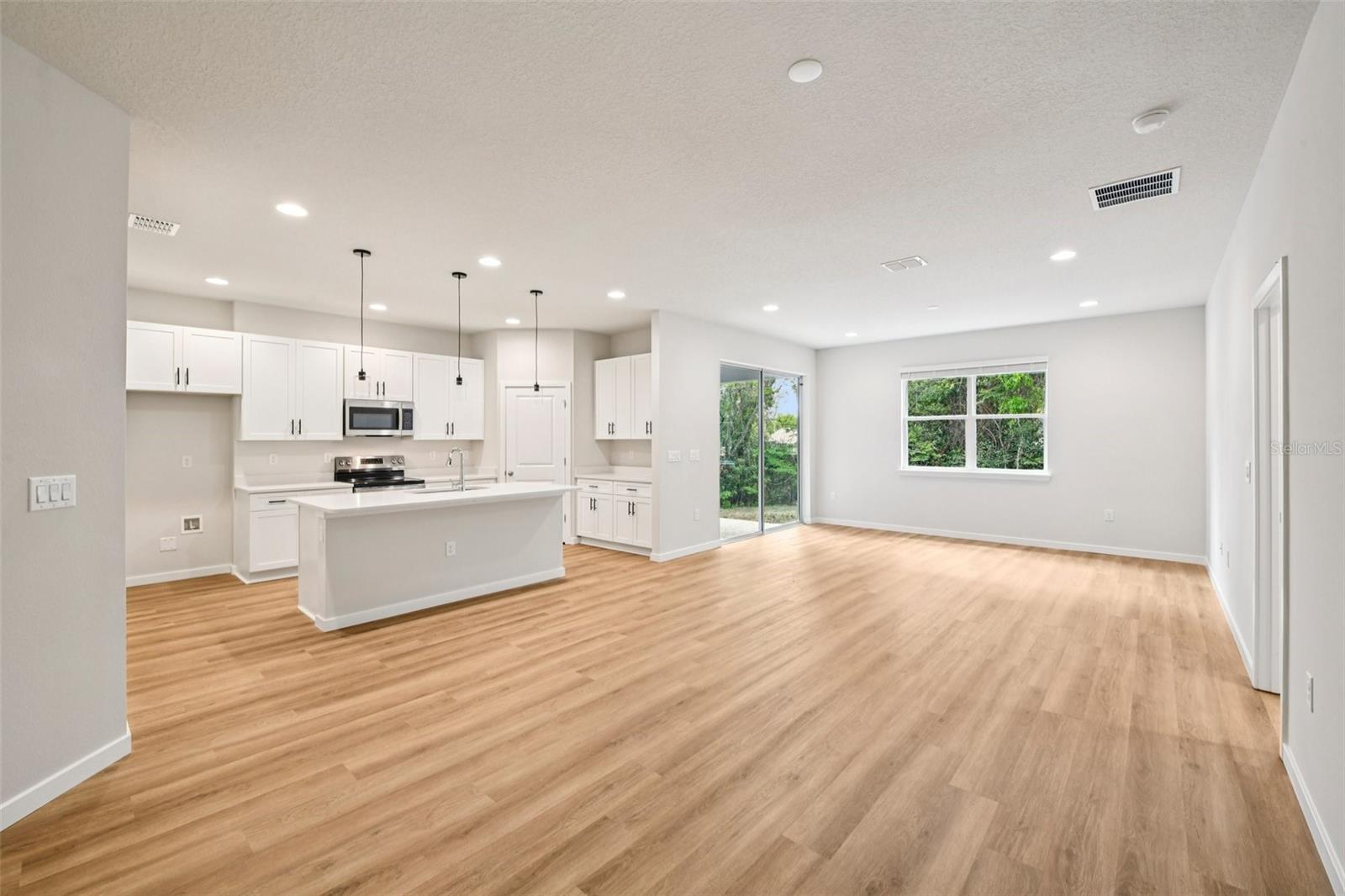 536 E BERESFORD AVE, DELAND, FL, 32724
