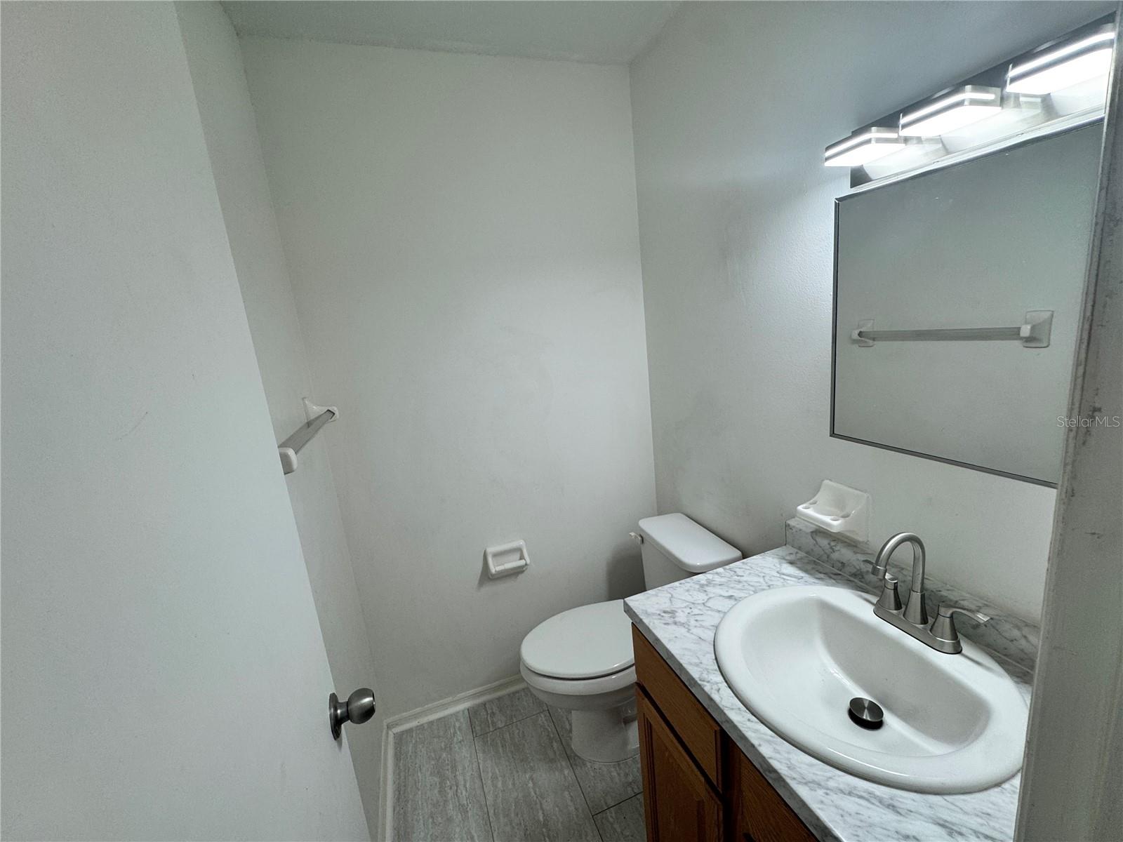 316 E PRIMROSE LN, LADY LAKE, FL, 32159