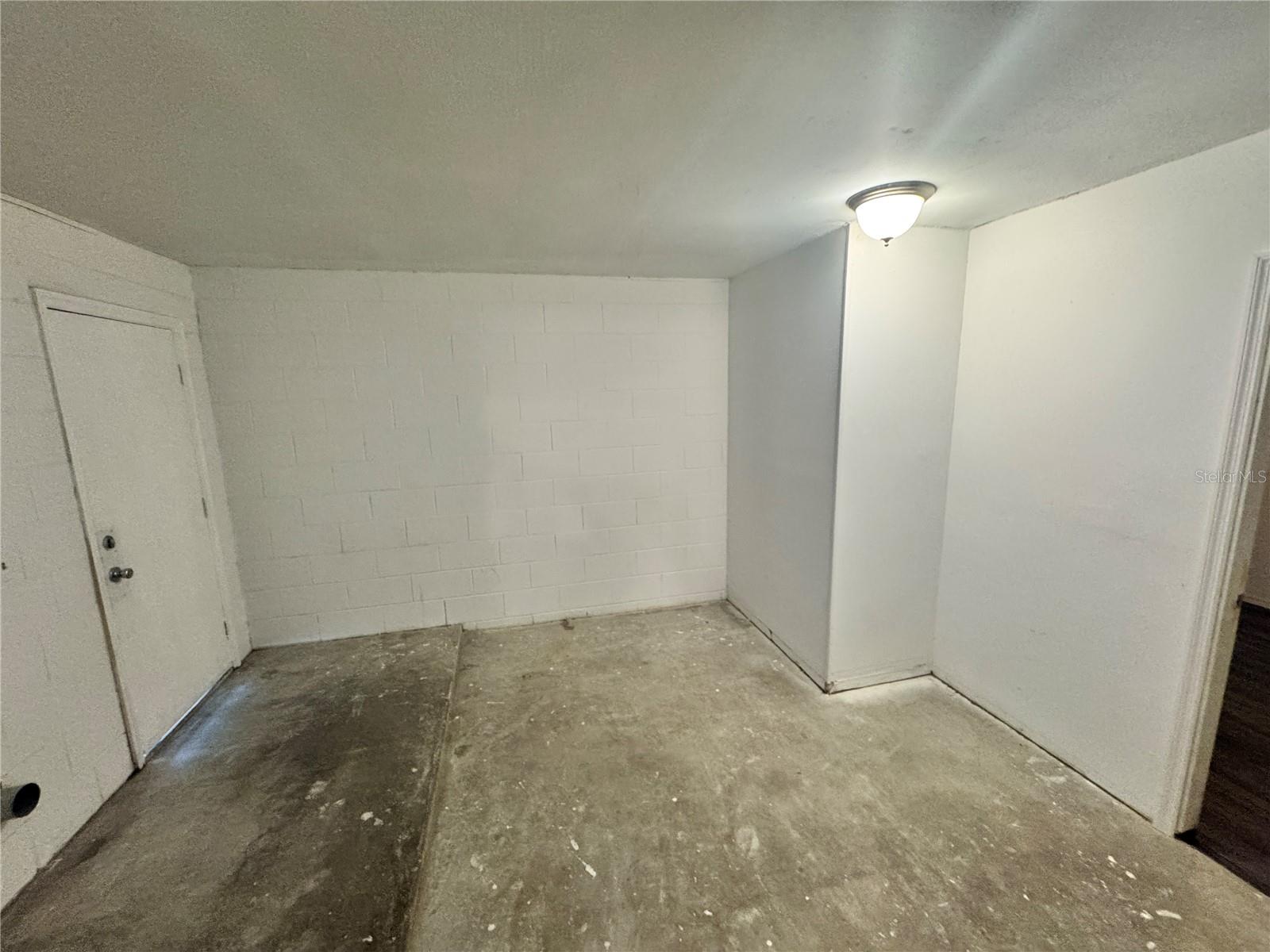 316 E PRIMROSE LN, LADY LAKE, FL, 32159