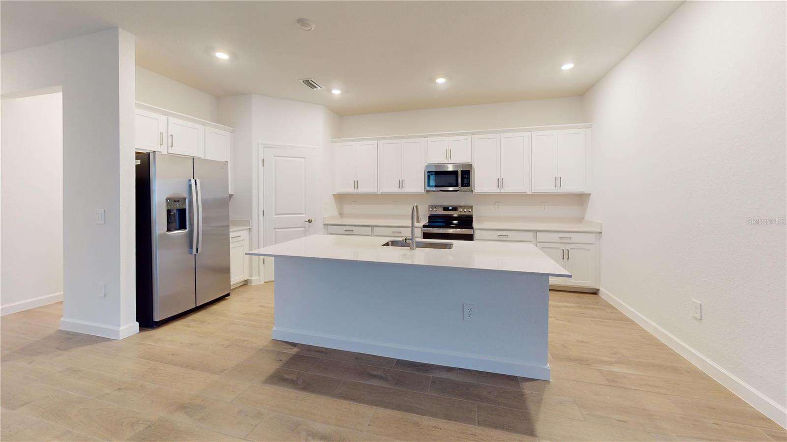 7913 LAKES EDGE LN, PORT CHARLOTTE, FL, 33981