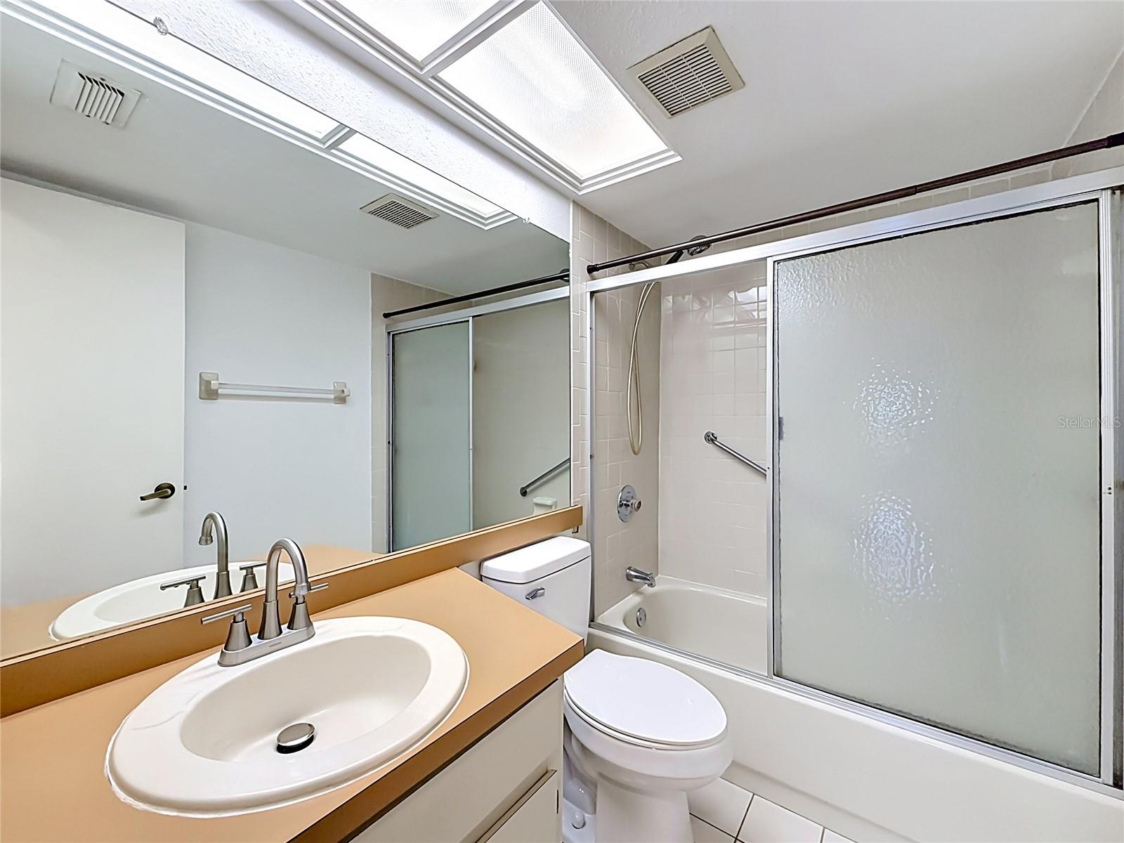 4405 W FAIR OAKS AVE #18, TAMPA, FL, 33611