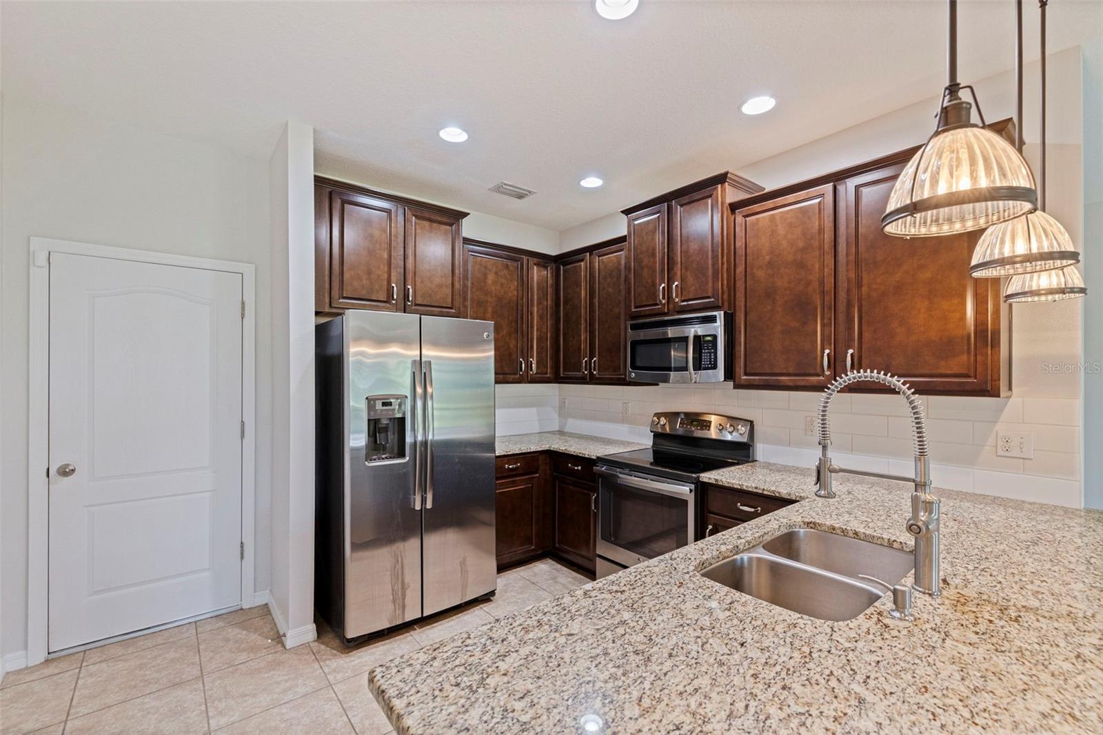 568 53RD AVE N, ST PETERSBURG, FL, 33703