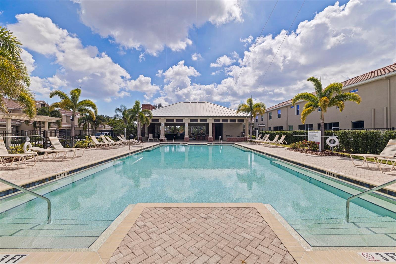 568 53RD AVE N, ST PETERSBURG, FL, 33703