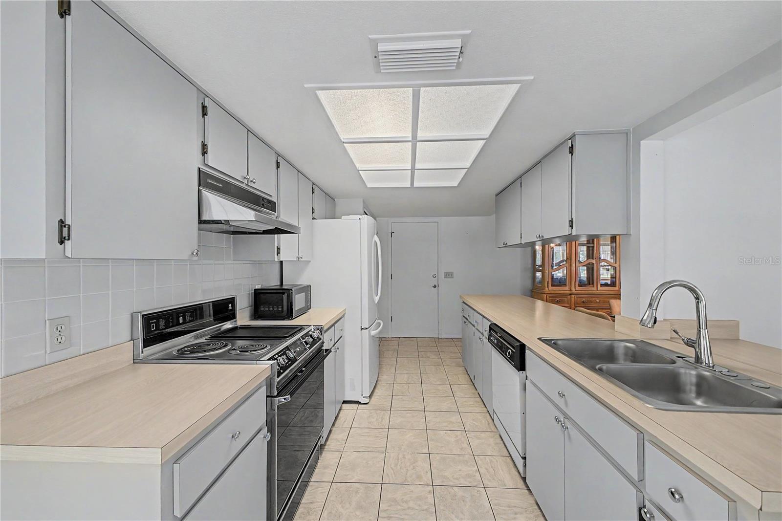 7088 CROWN OAKS DR, SPRING HILL, FL, 34606