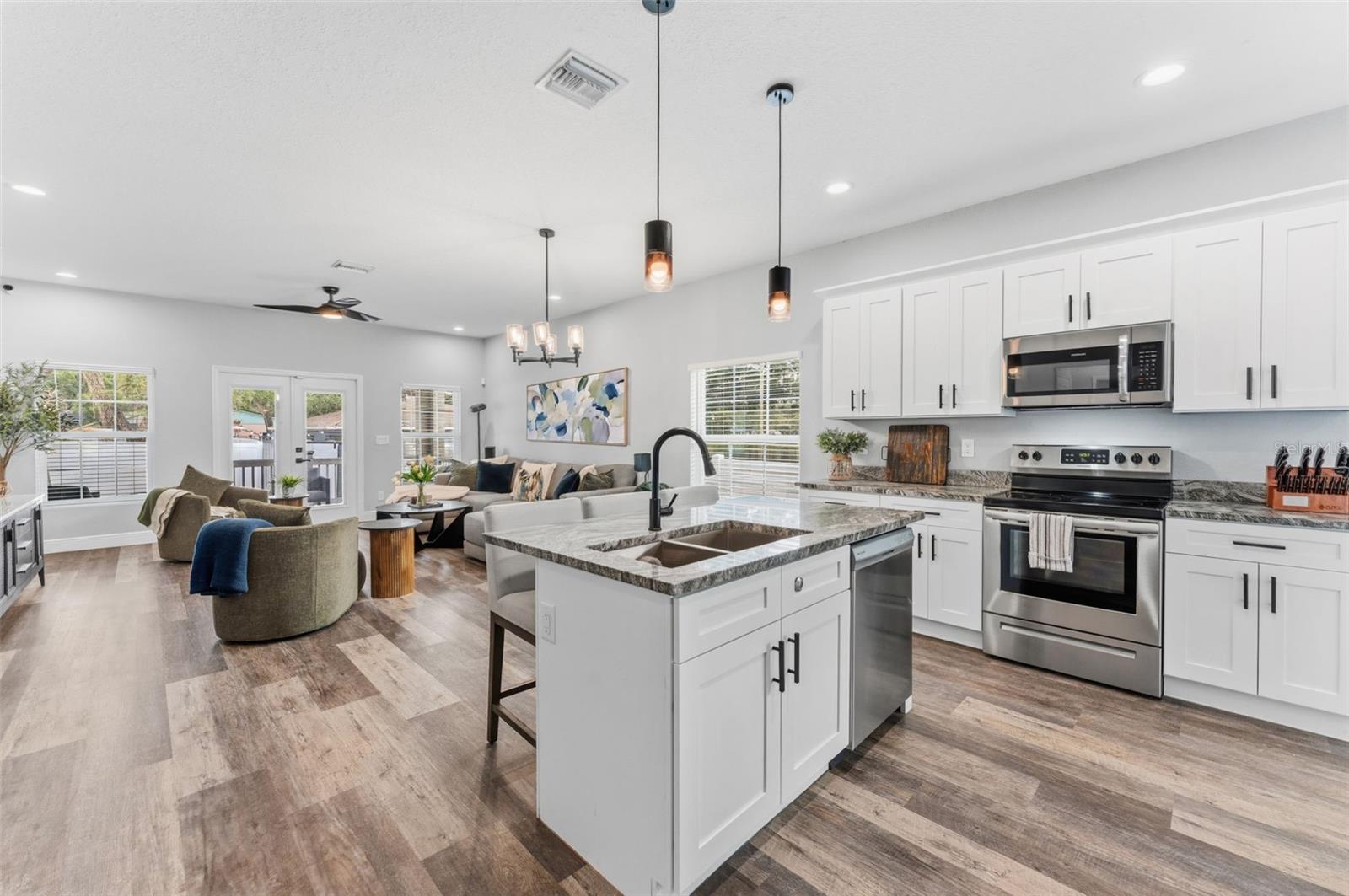 1612 E 97TH AVE, TAMPA, FL, 33612