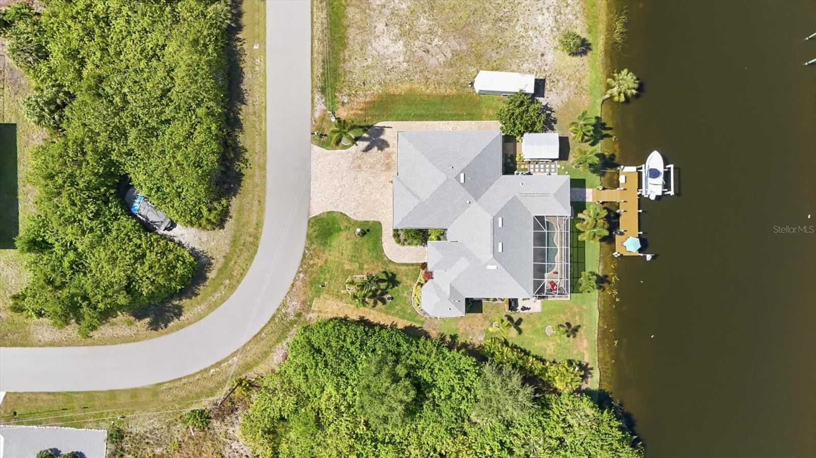 15658 APPLEWHITE CIR, PORT CHARLOTTE, FL, 33981