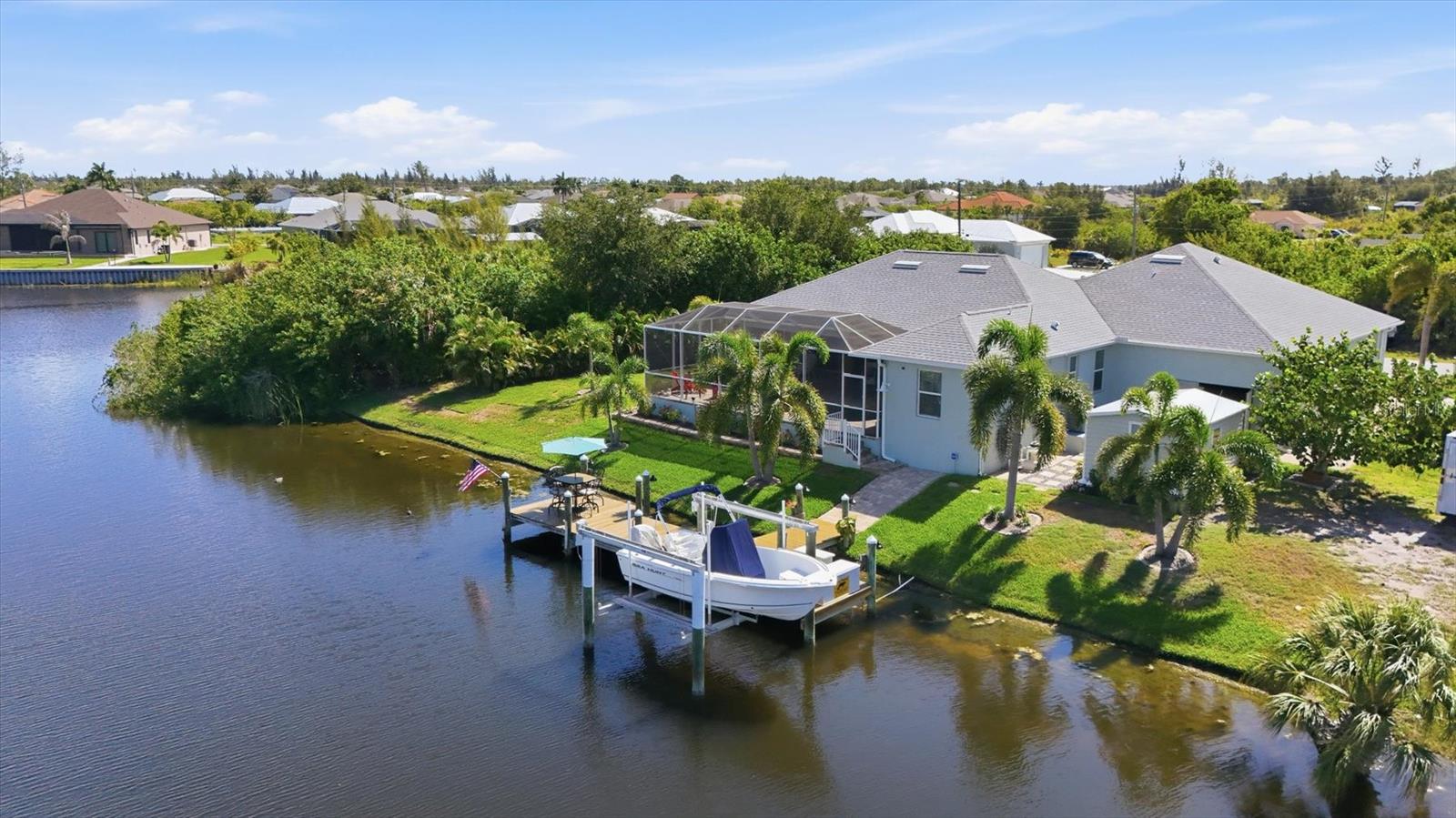 15658 APPLEWHITE CIR, PORT CHARLOTTE, FL, 33981