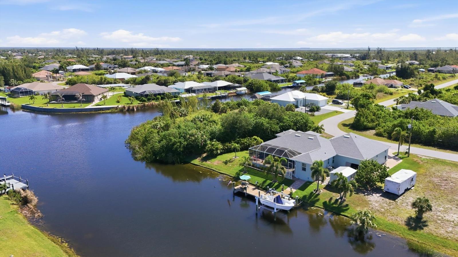 15658 APPLEWHITE CIR, PORT CHARLOTTE, FL, 33981