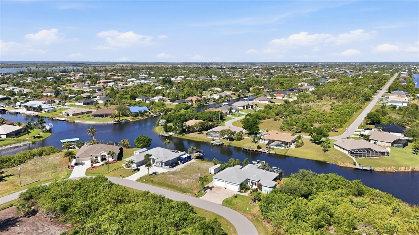 15658 APPLEWHITE CIR, PORT CHARLOTTE, FL, 33981