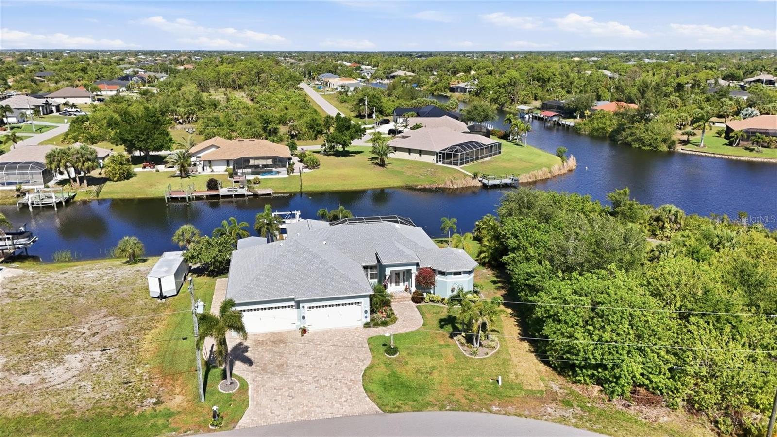 15658 APPLEWHITE CIR, PORT CHARLOTTE, FL, 33981