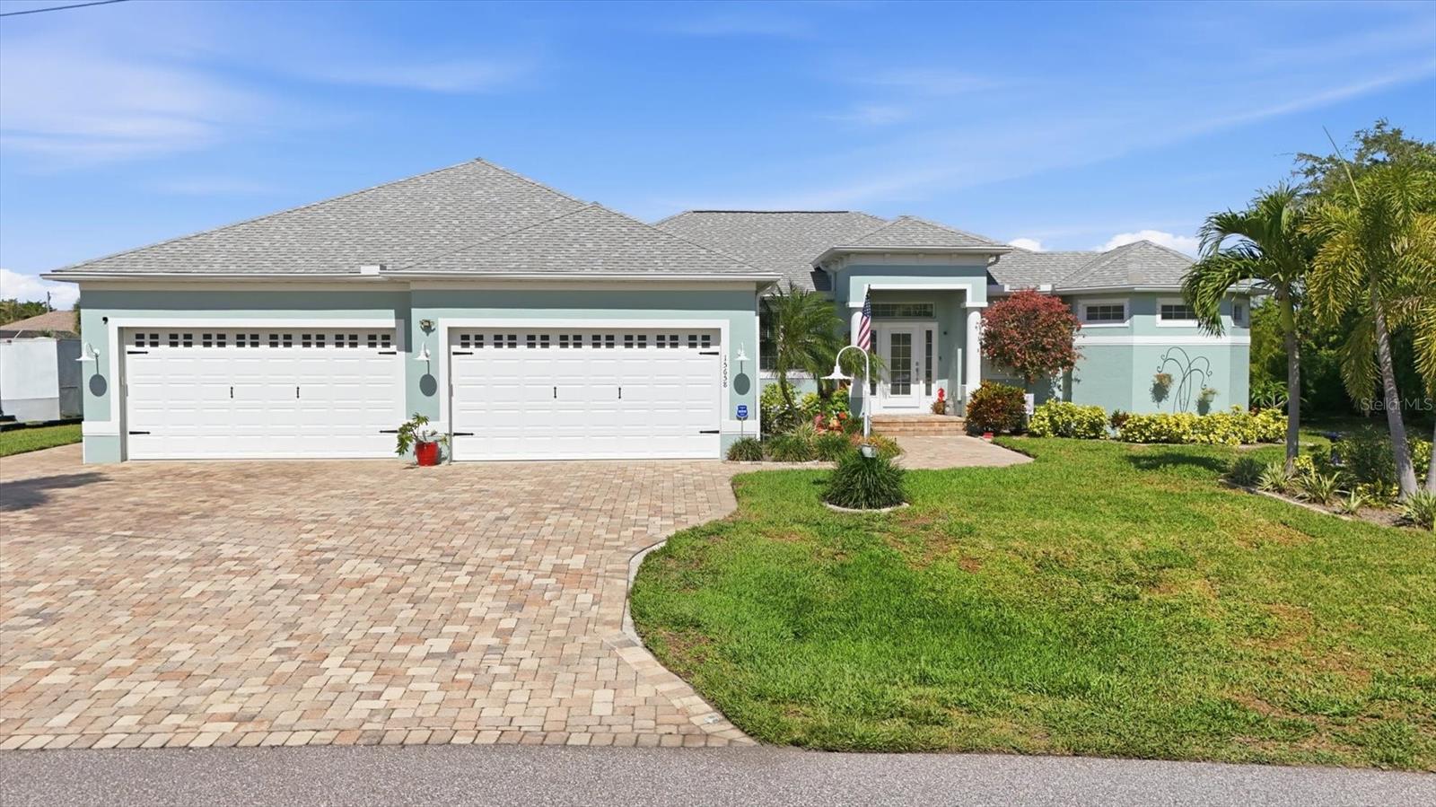 15658 APPLEWHITE CIR, PORT CHARLOTTE, FL, 33981