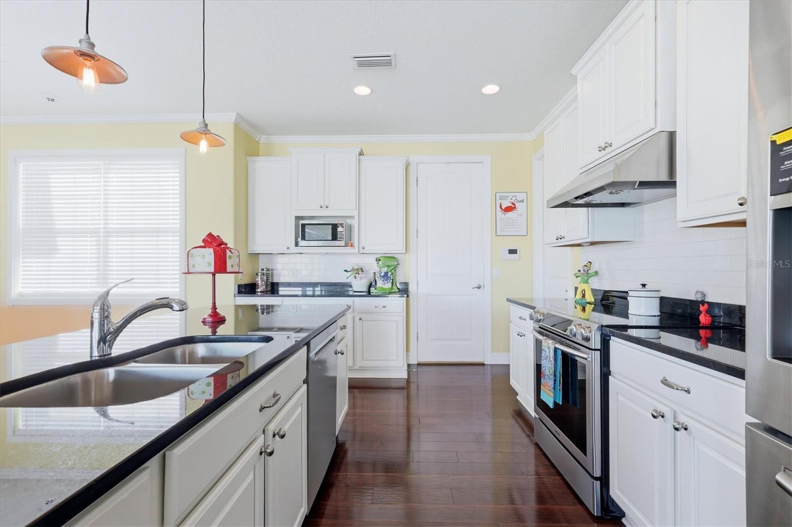 15658 APPLEWHITE CIR, PORT CHARLOTTE, FL, 33981