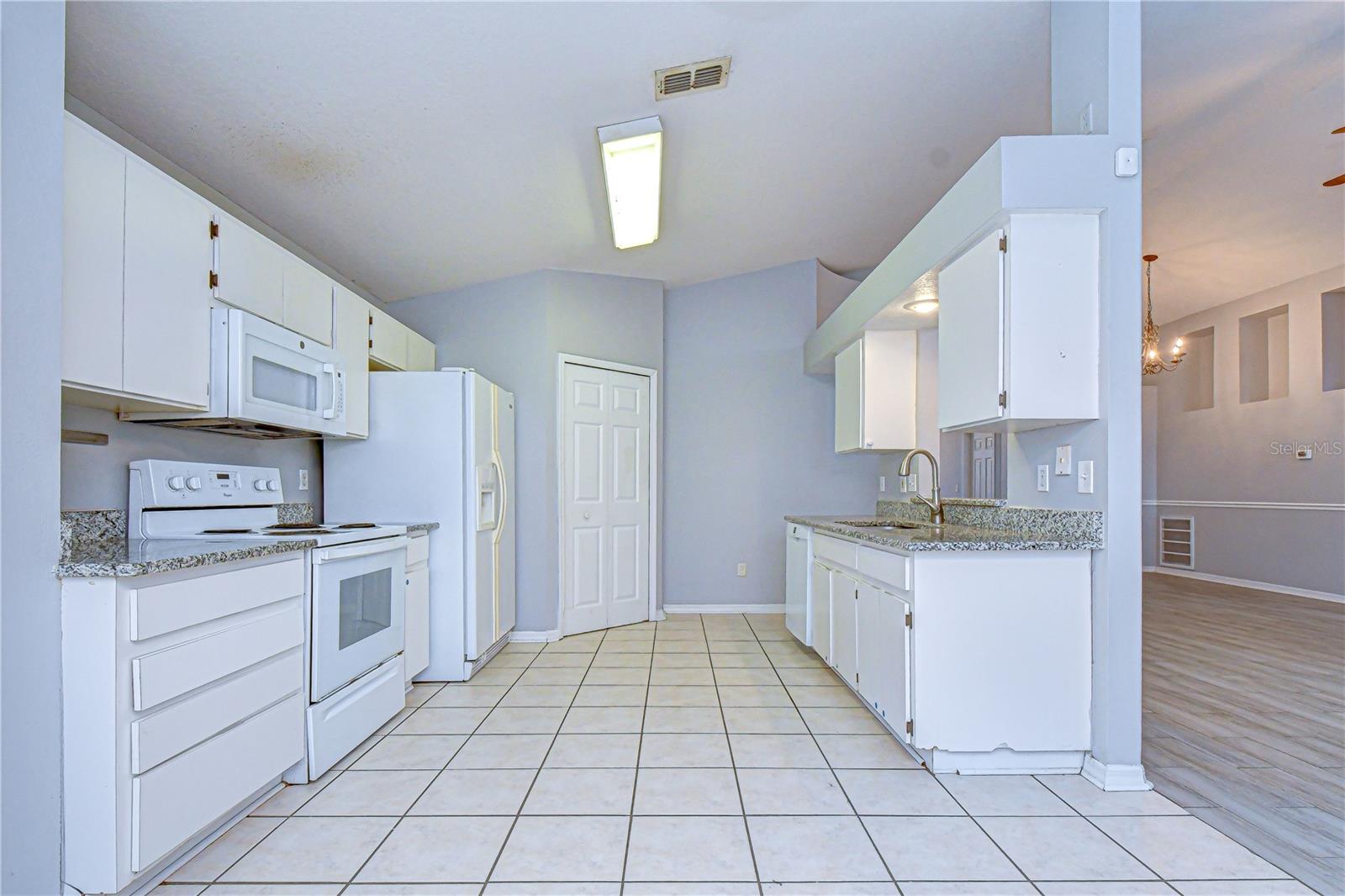 2512 GOTHAM WAY, VALRICO, FL, 33594