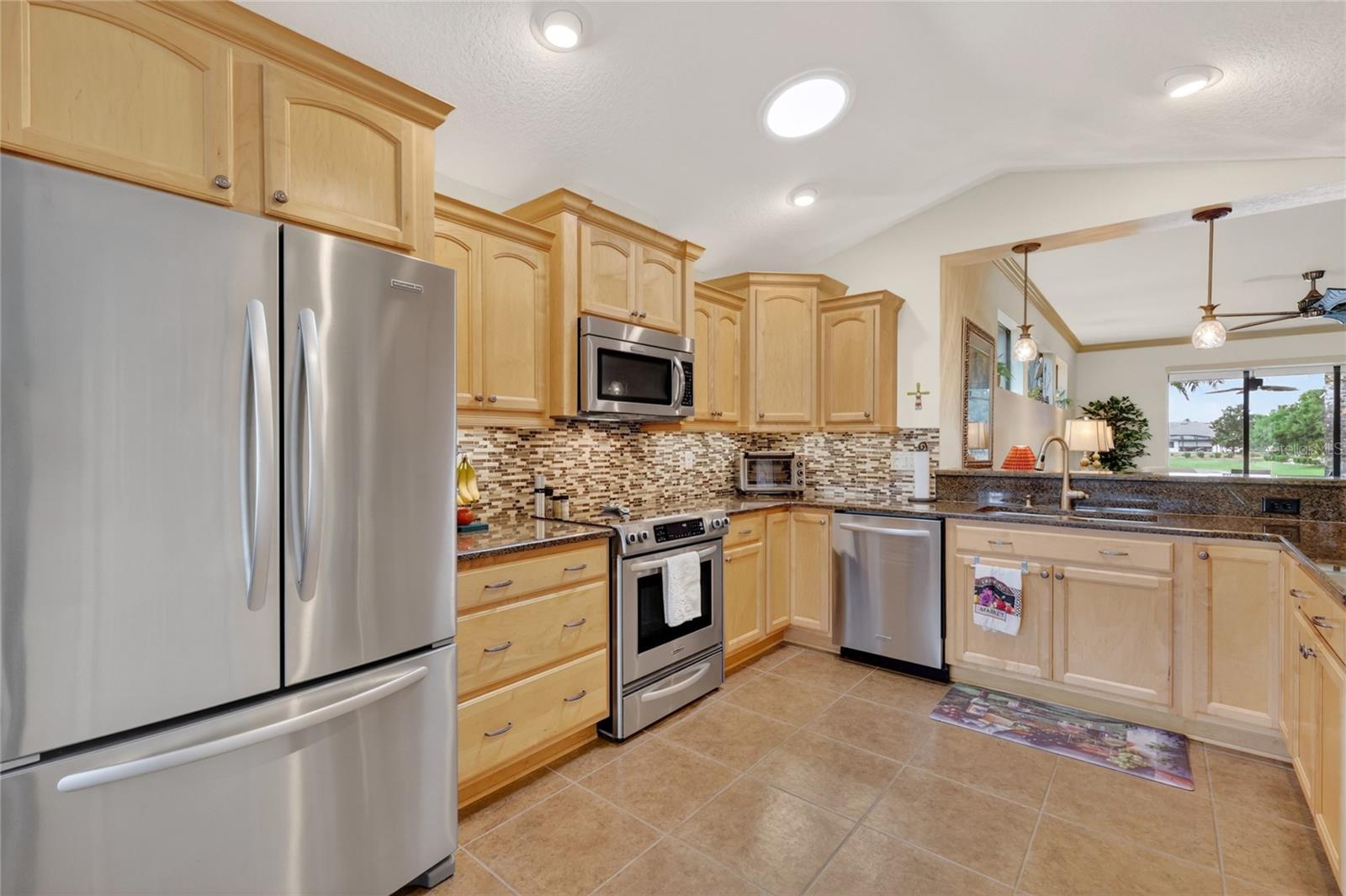 2327 WAKEFIELD WAY, MOUNT DORA, FL, 32757