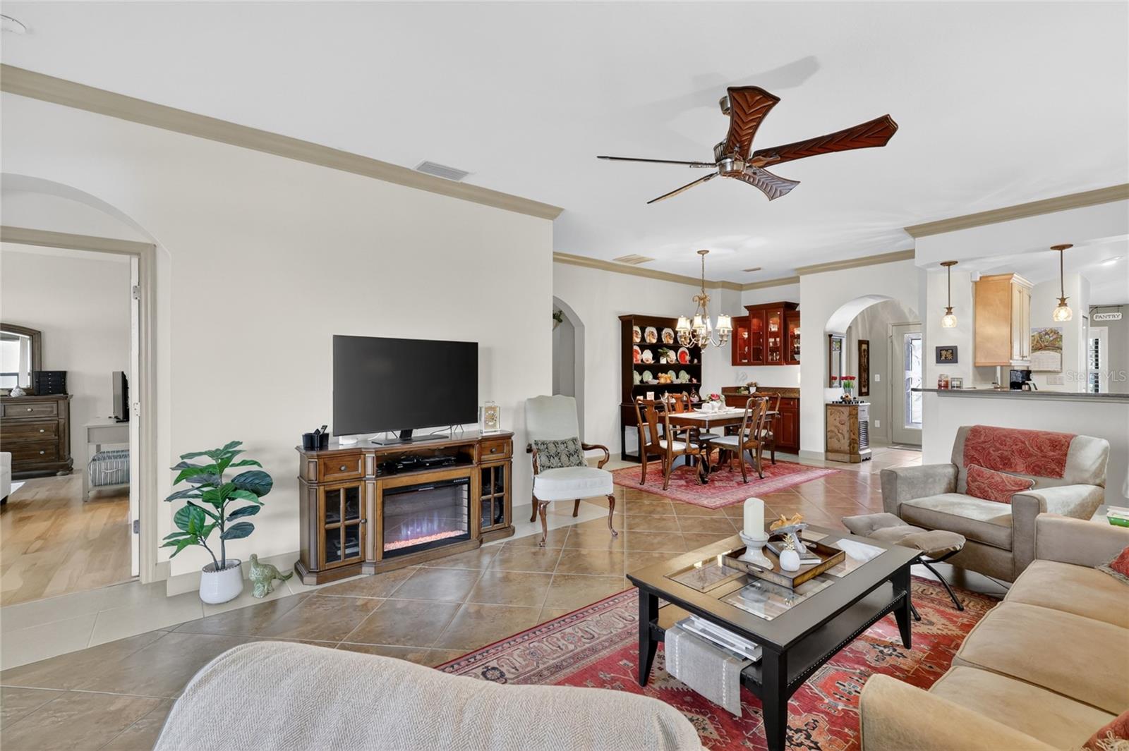2327 WAKEFIELD WAY, MOUNT DORA, FL, 32757