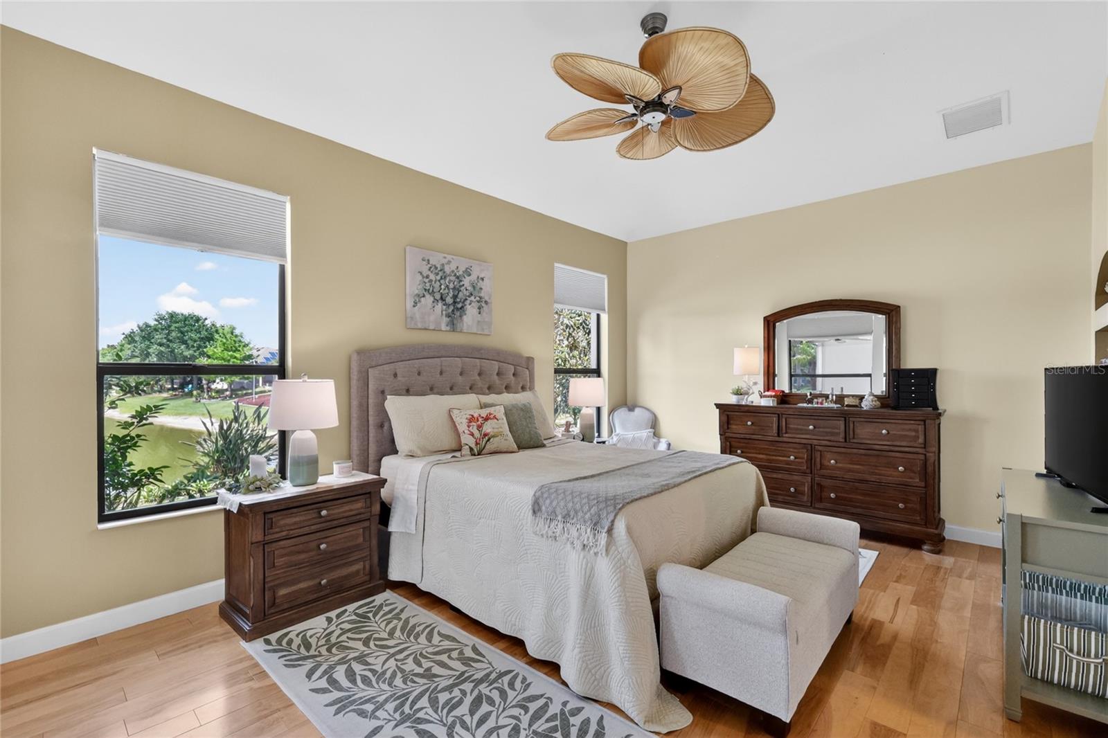 2327 WAKEFIELD WAY, MOUNT DORA, FL, 32757