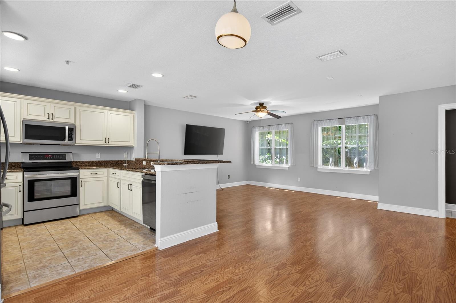 3322 LAS CAMPOS PL, TAMPA, FL, 33611
