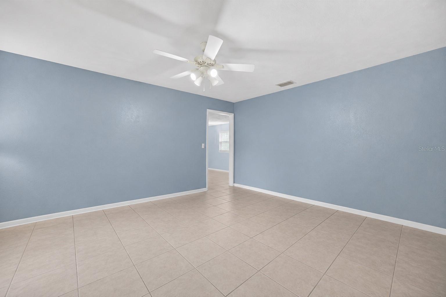 2710 WESTSIDE DR, LEESBURG, FL, 34748