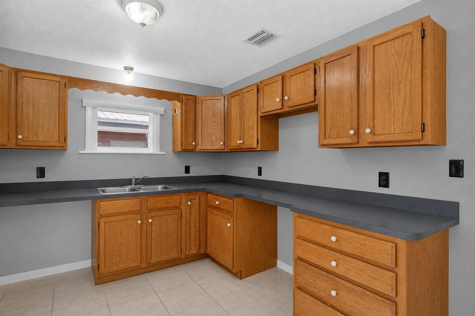 2710 WESTSIDE DR, LEESBURG, FL, 34748