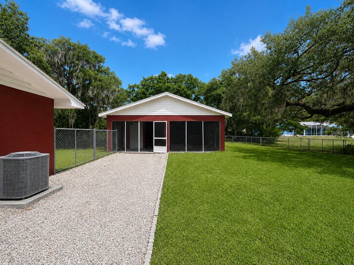 2710 WESTSIDE DR, LEESBURG, FL, 34748