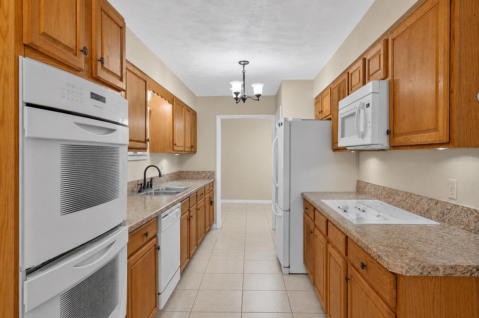2710 WESTSIDE DR, LEESBURG, FL, 34748