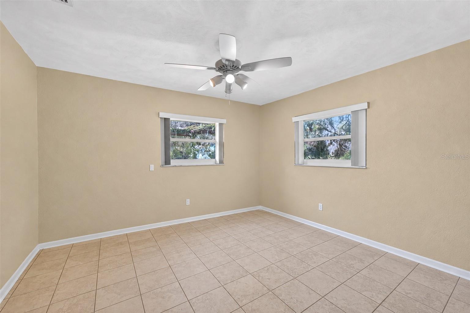 2710 WESTSIDE DR, LEESBURG, FL, 34748