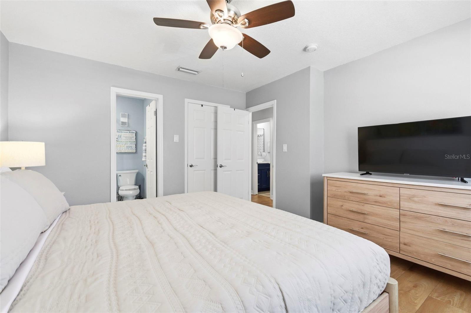 201 POMPANO DR SE #C furnished, ST PETERSBURG, FL, 33705