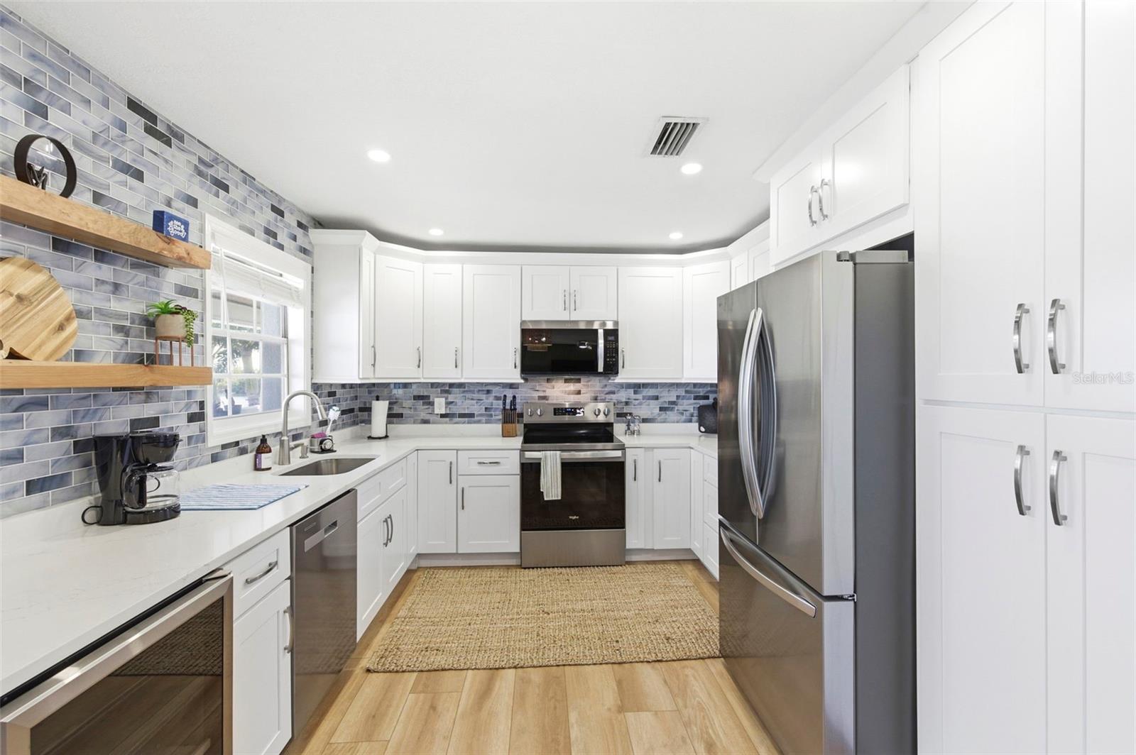 201 POMPANO DR SE #C furnished, ST PETERSBURG, FL, 33705