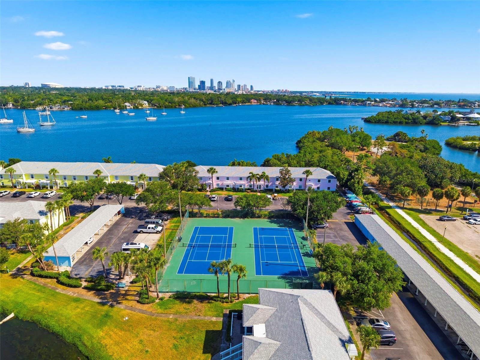 201 POMPANO DR SE #C furnished, ST PETERSBURG, FL, 33705