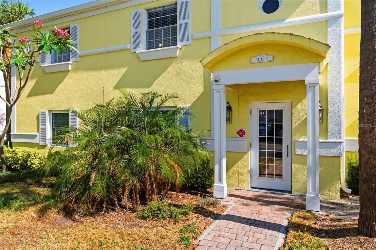 201 POMPANO DR SE #C furnished, ST PETERSBURG, FL, 33705