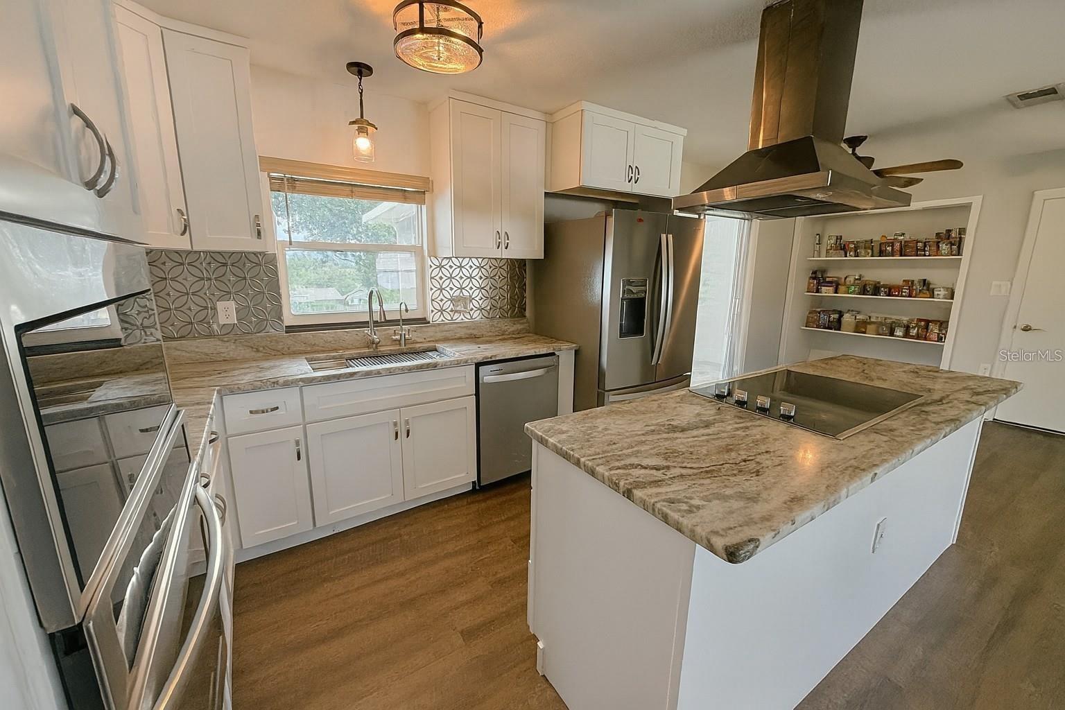 2304 COUNTRY CLUB RD, EUSTIS, FL, 32726