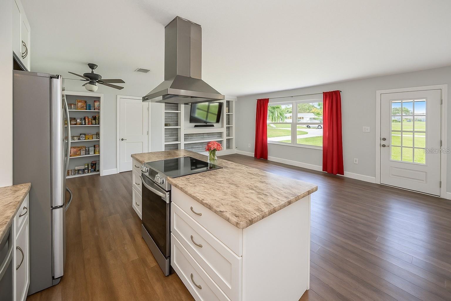 2304 COUNTRY CLUB RD, EUSTIS, FL, 32726