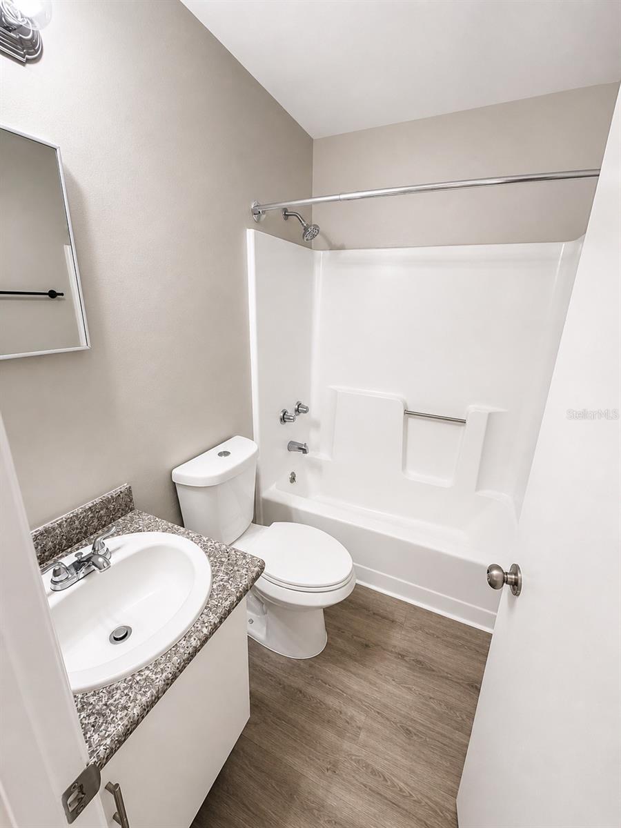 1181-1181 BENTLEY RD #4, LEESBURG, FL, 34748