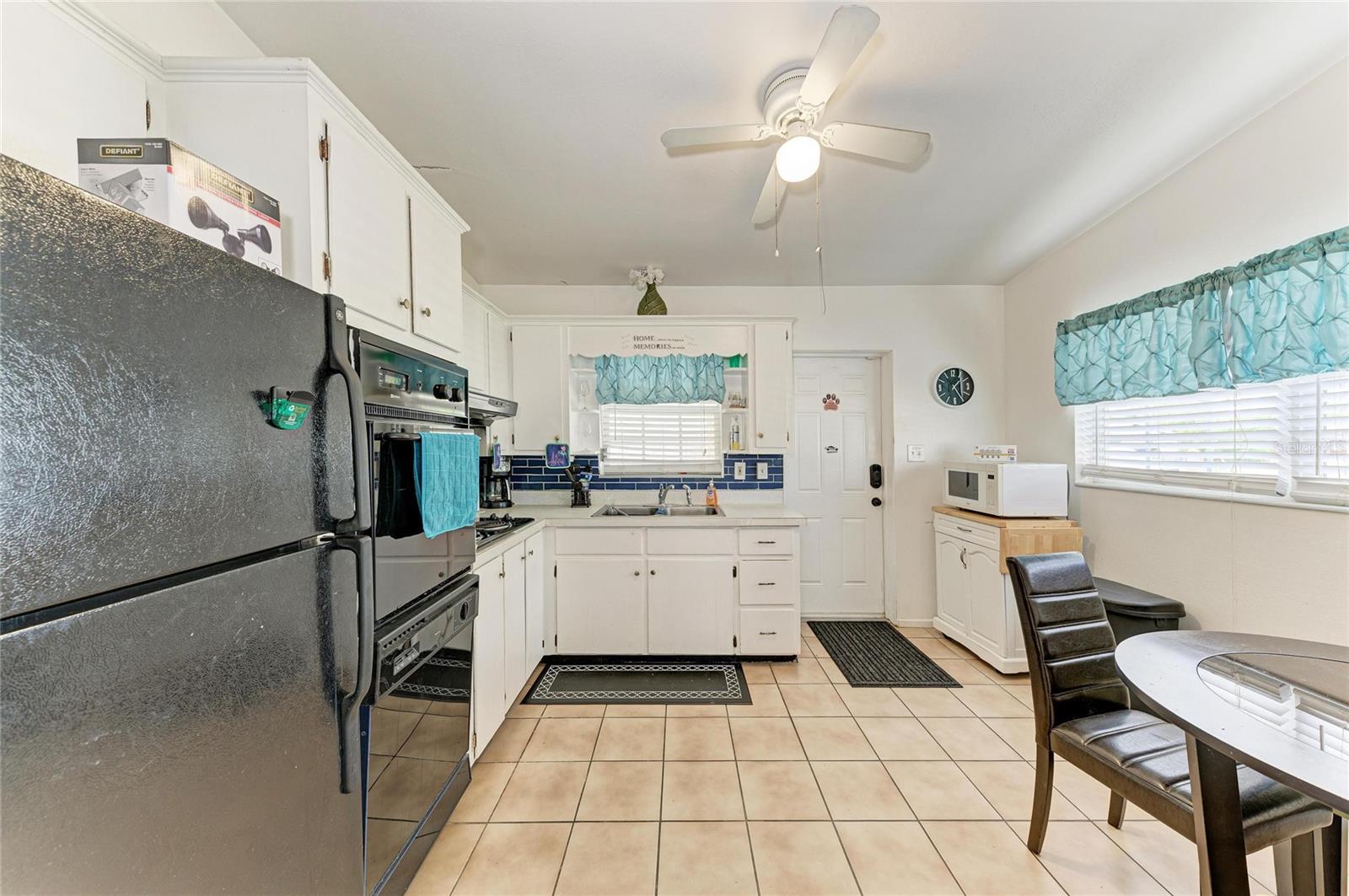 2564 WOOD ST, SARASOTA, FL, 34237