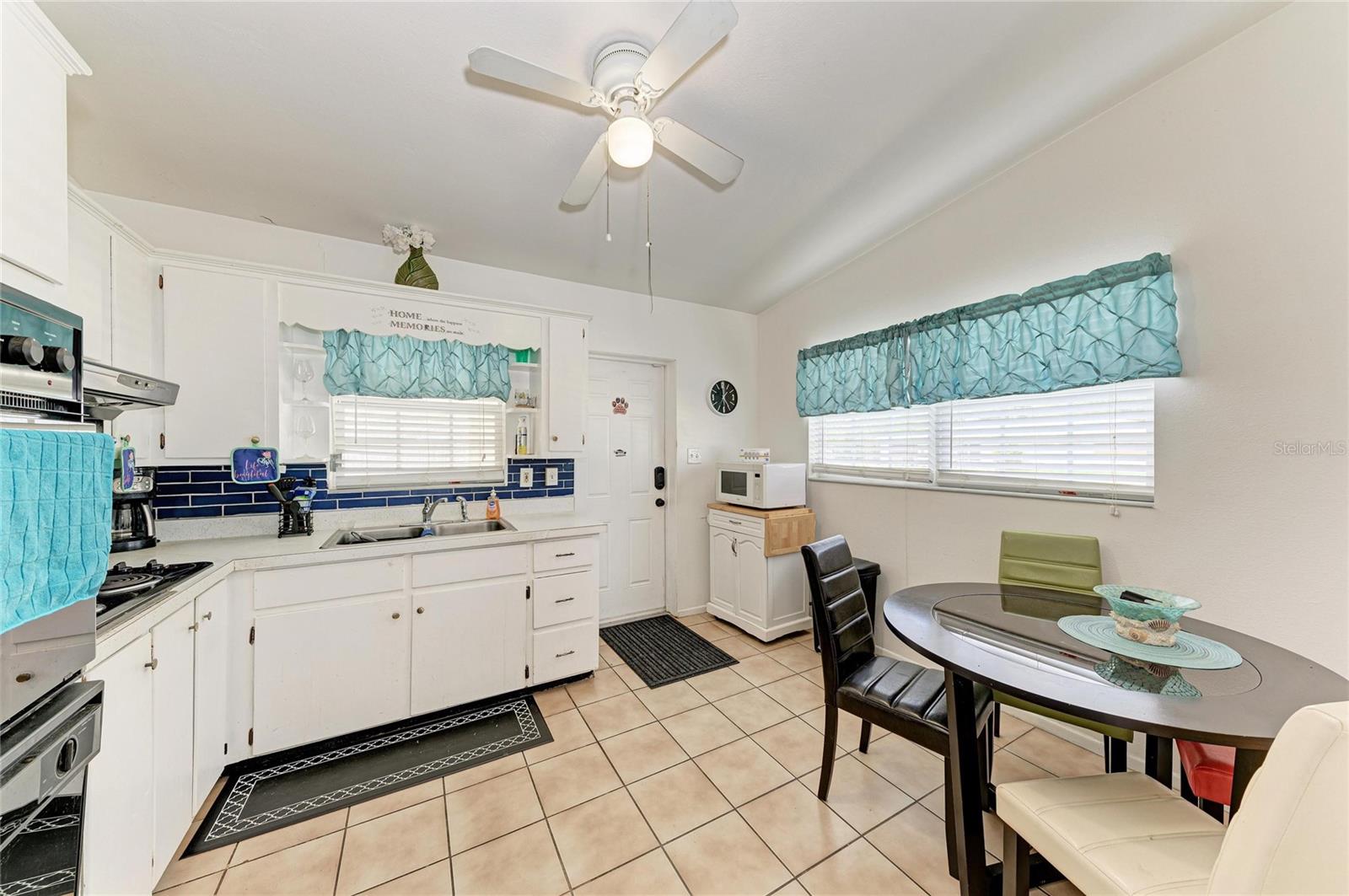 2564 WOOD ST, SARASOTA, FL, 34237