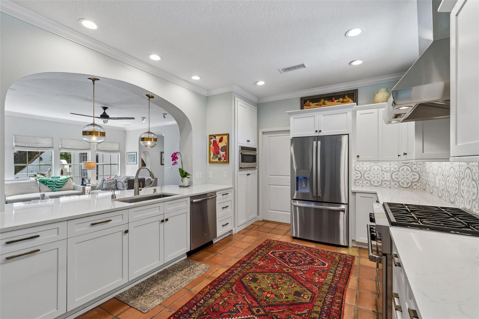 2941 W BAYSHORE CT, TAMPA, FL, 33611
