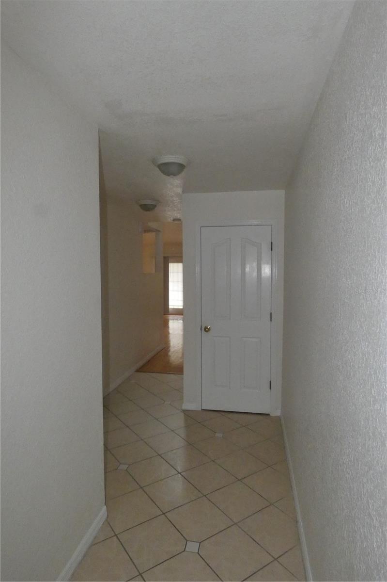 617 SEGOVIA CT NE, ST PETERSBURG, FL, 33703