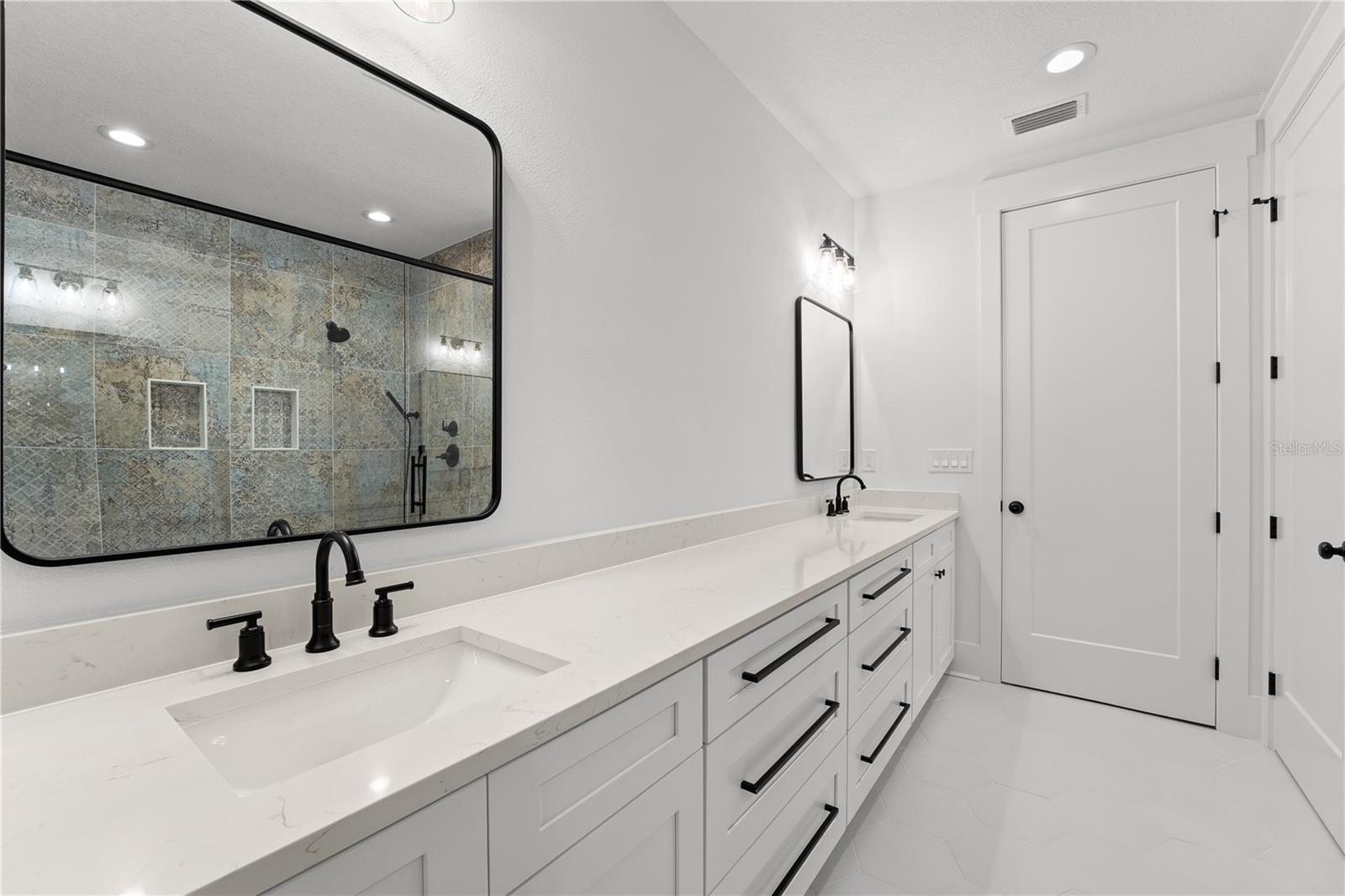 115 W HIAWATHA ST #1/2, TAMPA, FL, 33604
